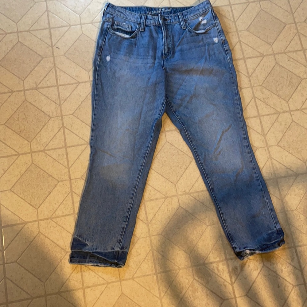 Universal Thread Jeans. size 8/29R